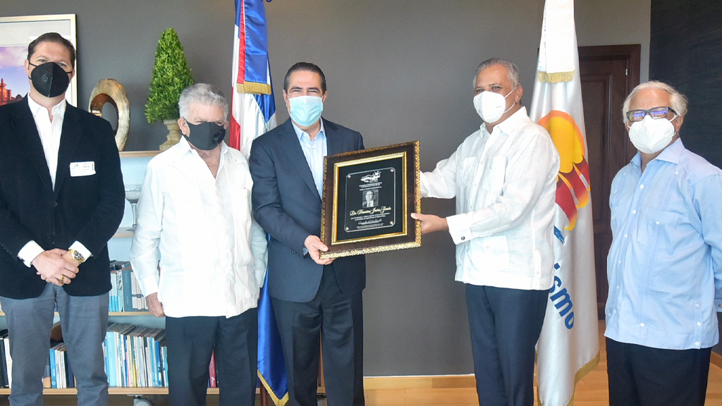 Entrepreneurs and Cluster of Puerto Plata acknowledge contributions from Minister García