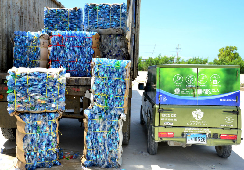 Reciclaje de botellas de plasticos