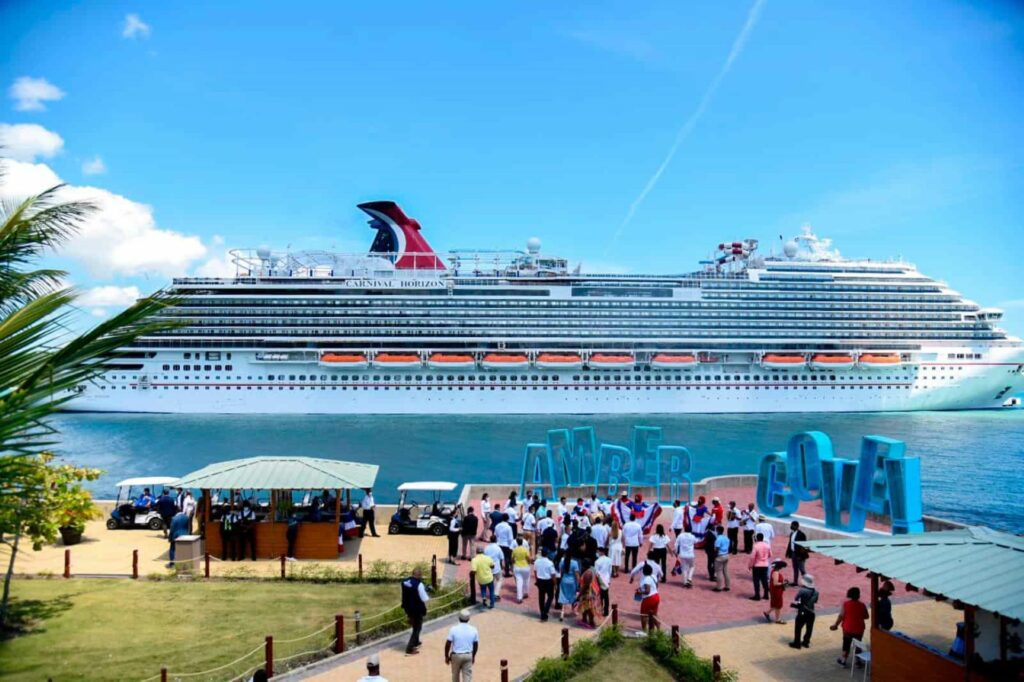 Cruise passengers in Dominican Republic spend almost 50% of their expenses on gifts