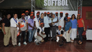 Hoteliers celebrate first tournament softball La Romana