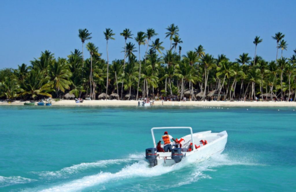 Public beaches to be open according to the new curfew schedule