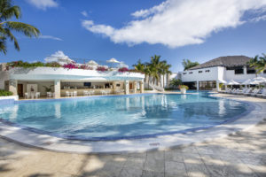 Hotel Viva Wyndham V Heavens in Playa Dorada restarts its services for adults