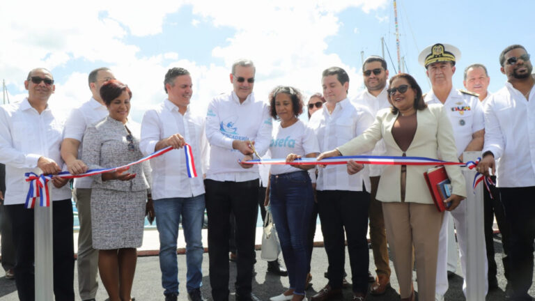 President Abinader inaugurates fishing pier in Boca Chica that will boost tourism