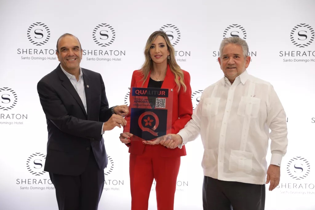 Ministry of Tourism delivers Qualitur certification to the Sheraton Hotel