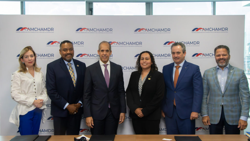 AMCHAMDR receives Global Entry authorities and discusses about this initiative