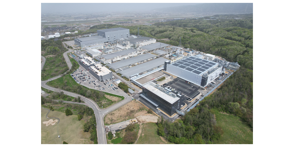 Toshiba Completes New 300-Millimeter Wafer Fabrication Facility for Power Semiconductors