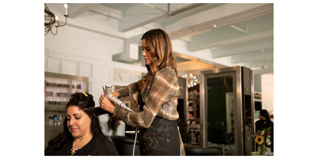 New Square Survey Finds 1 in 3 Consumers are in an Open Relationship with Their Hair Stylist