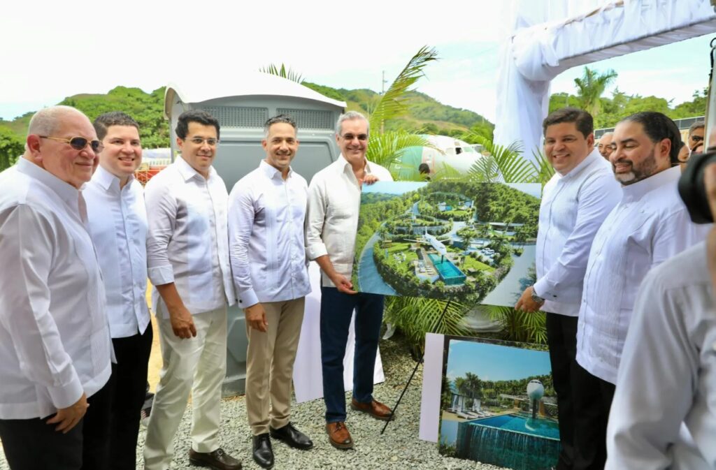 Abinader inaugurates new tourist and fishing pier in Miches